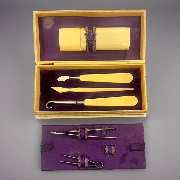 VTG Bakelite Manicure Pedicure Set, Case, Tools, Tweezer Widger Pick Celluloid - Picture 1 of 11
